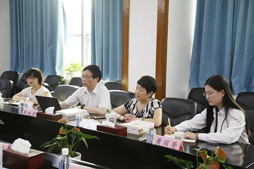 J9集团临床前钻研副总裁兼机构掌管人彭双清教授，药效部执行主任董文心，药代安评项目掌管人龙娜等