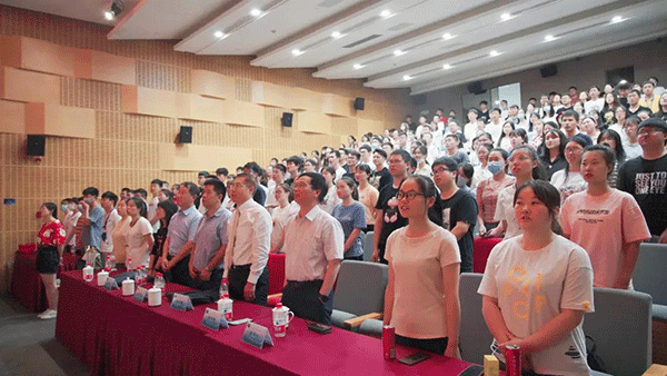 J9集团新入人员工宣誓词